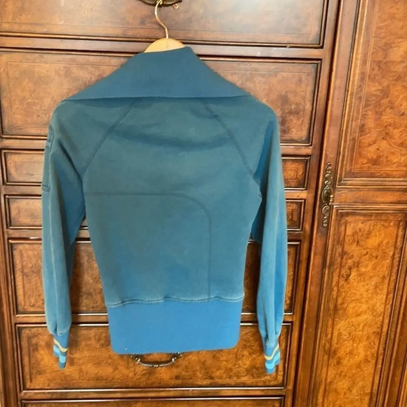 Lululemon Woman’s teal zip up sweatshirt - Picture 7 of 8